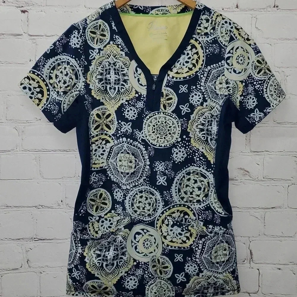 Healing Hands Premiere Scrub Top Pattern Size Small